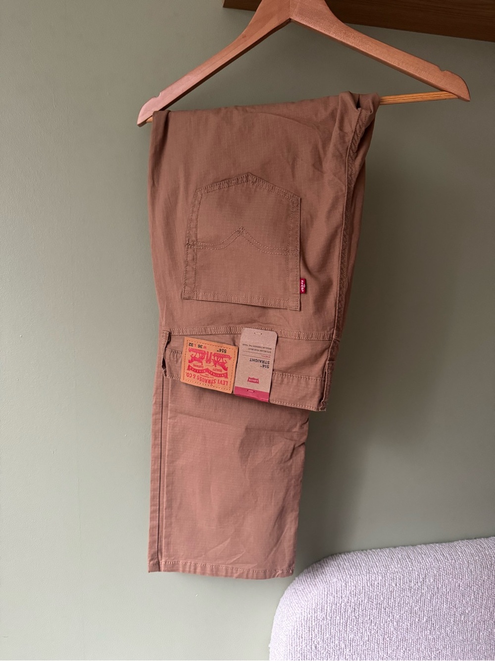 Levi's Men's Tan Straight-Leg Chinos